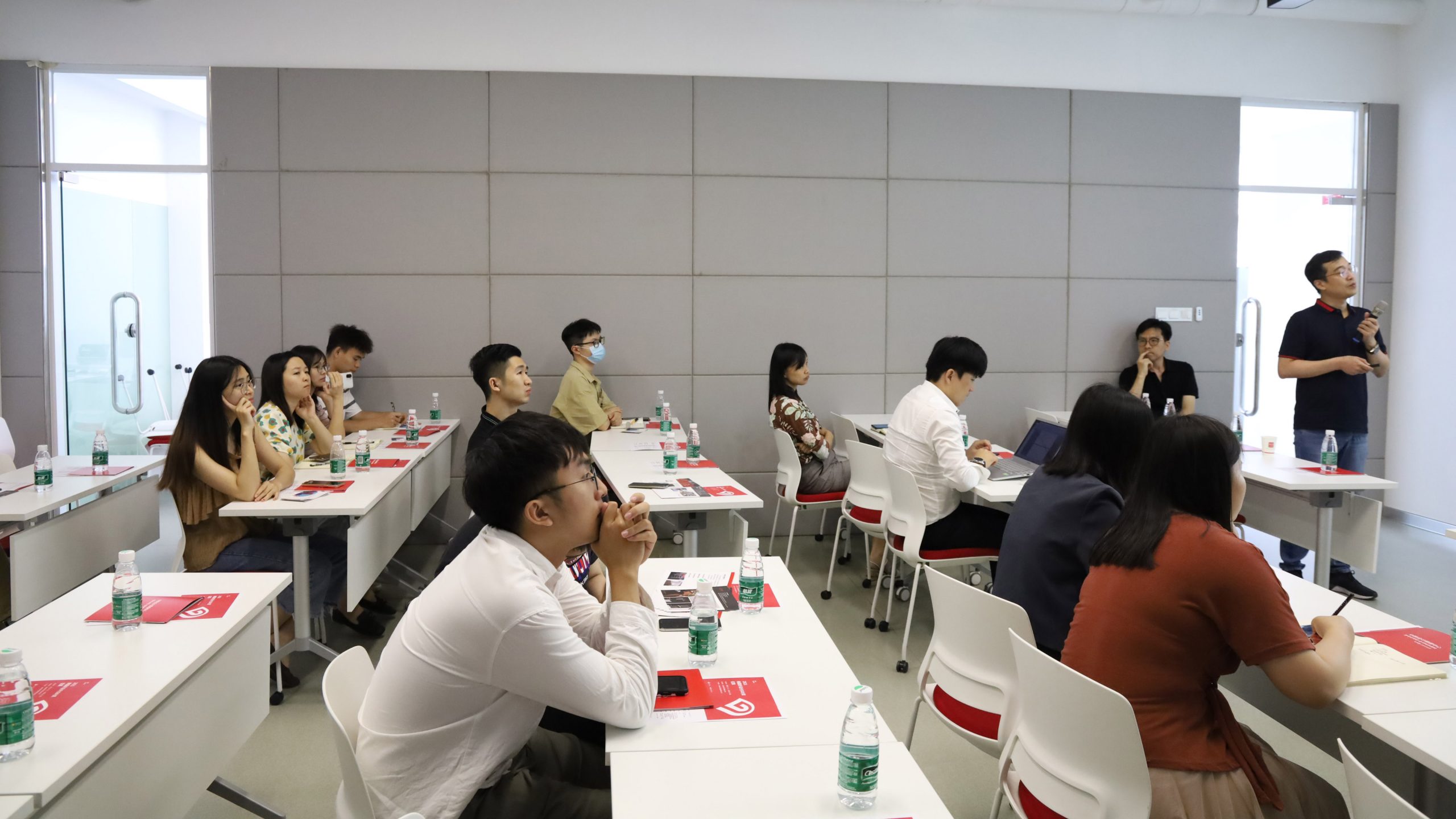 擦出中韓設(shè)計火花，中韓設(shè)計順德中心公益講座在設(shè)計城舉行