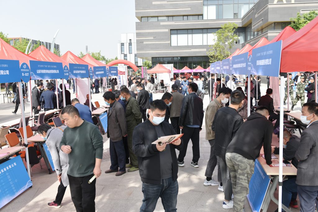 “軍崗日”┃濟寧市人大常委領(lǐng)導(dǎo)一行蒞臨北方教育裝備創(chuàng)新產(chǎn)業(yè)城參觀指導(dǎo)