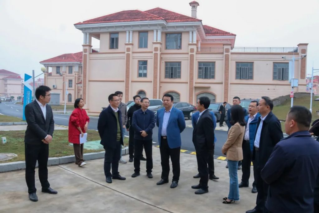 江西省文旅廳副廳長陳曉平一行調(diào)研江西工業(yè)設(shè)計小鎮(zhèn)，他指出…