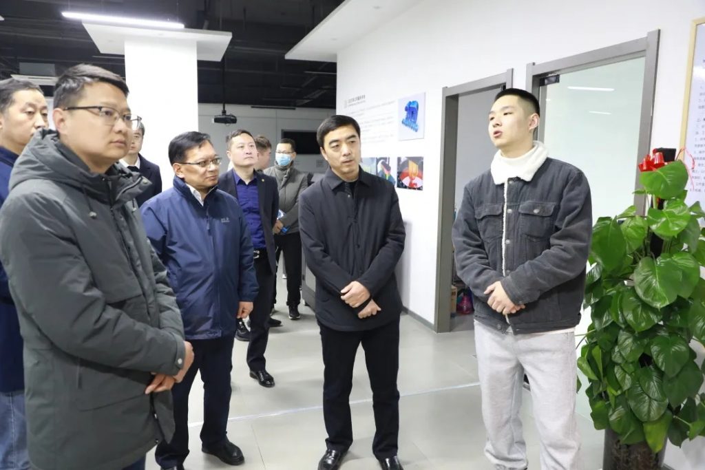 山陽區(qū)委常委、組織部長柴英杰到訪中原工業(yè)設(shè)計城參觀指導(dǎo)