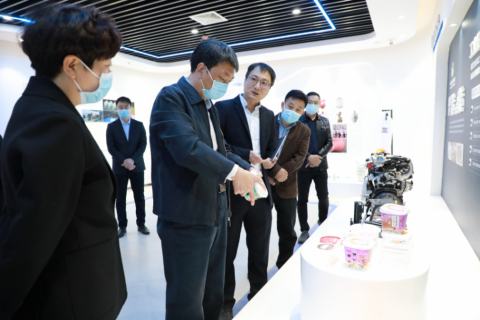 焦作市委常委、統戰部部長董炳麓一行蒞臨中原工業設計城參觀調研