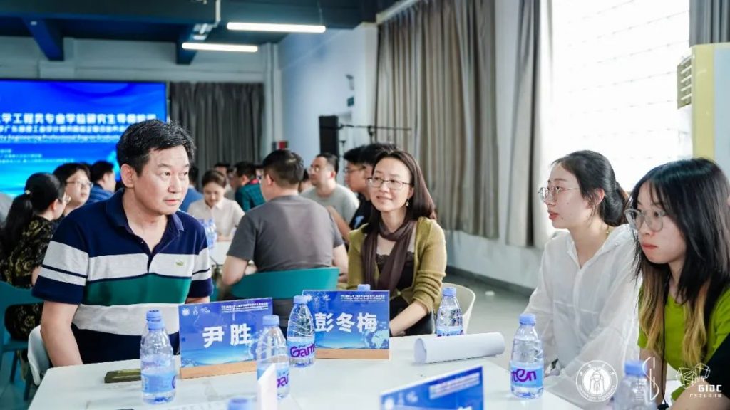 西南大學專業(yè)學位導師培訓暨順德校企聯(lián)合培養(yǎng)對接大會走進設(shè)計城