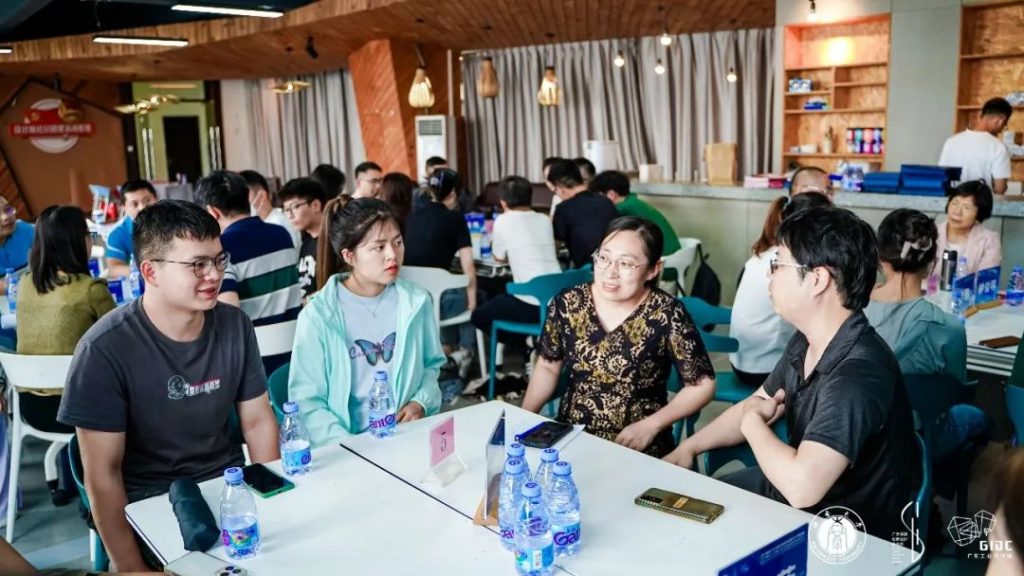 西南大學專業(yè)學位導師培訓暨順德校企聯(lián)合培養(yǎng)對接大會走進設(shè)計城