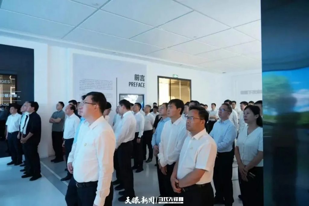 貴州黨政代表團考察設計城，深化粵黔創(chuàng)新與人才合作