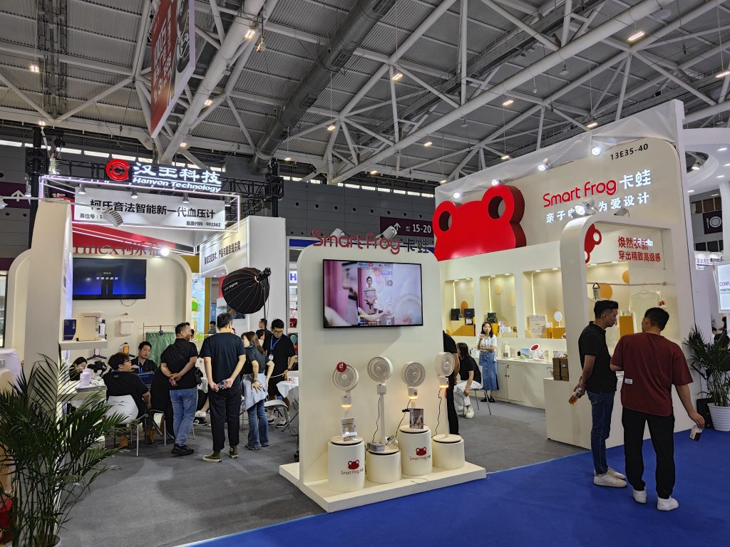 設(shè)計(jì)城原創(chuàng)品牌亮相深圳禮品展，引領(lǐng)潮禮風(fēng)尚